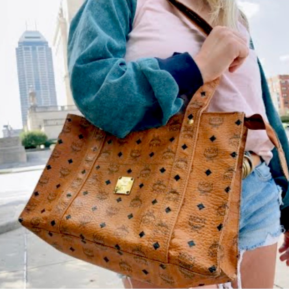 Authentic MCM vintage Congnac tote bag ( MCM3)